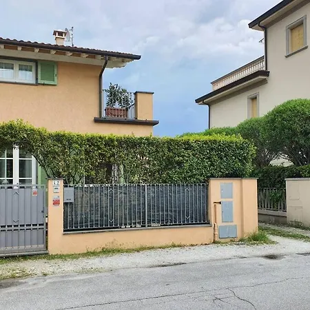 La Casa Di Elena Versilia - Two Apartment *